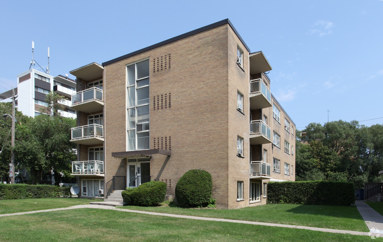 Primary Photo - 3257 Bathurst St