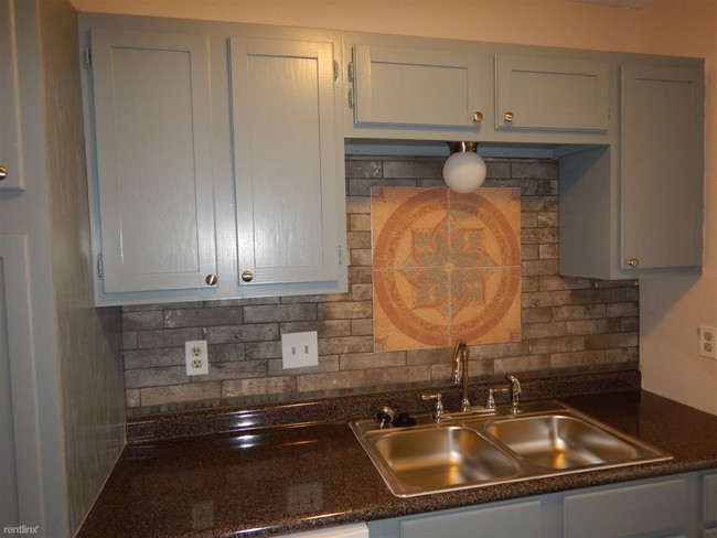 Building Photo - 2 br, 2 bath Duplex - 3613 Western St 3613...
