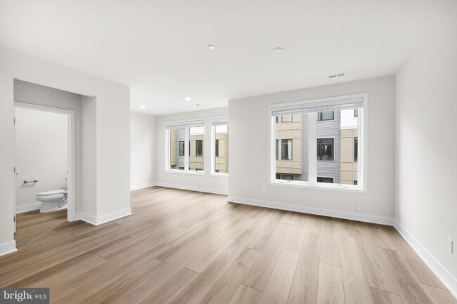 Foto del edificio - 3000 Cityview Walk