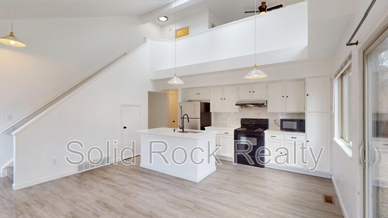 Foto principal - 128 W Cheyenne Rd