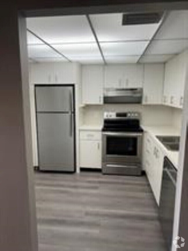 Yarmouth at Century Village Apartments for Rent with Gym/Fitness Center