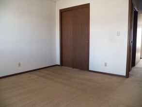 Building Photo - 1008 Bridgit Ct SE