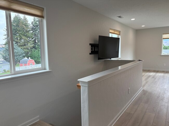 Building Photo - 2557 Cordell St