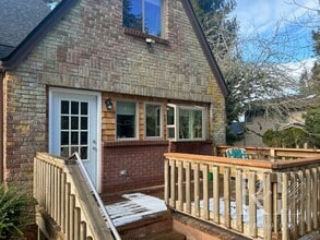 Building Photo - 9051 Sunset Ln NW