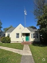 Building Photo - 112 Leflore Ave