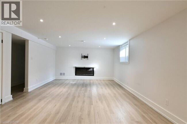 Photo du bâtiment - 664 Hiawatha Blvd