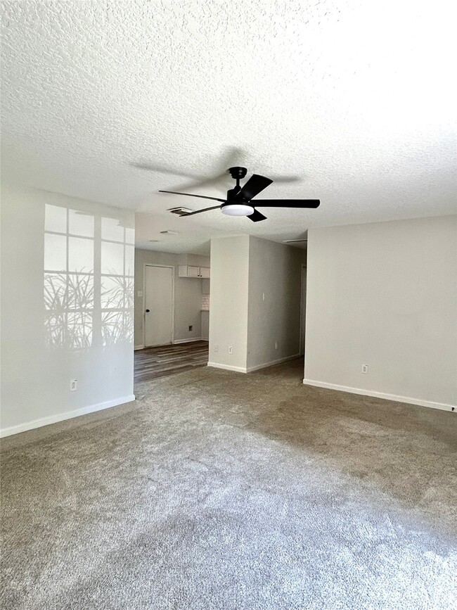 Foto del edificio - 128 Shadylawn St