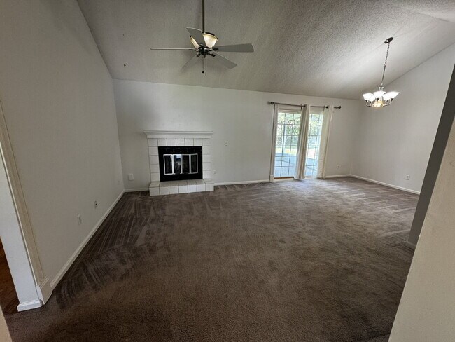 Building Photo - House for Rent