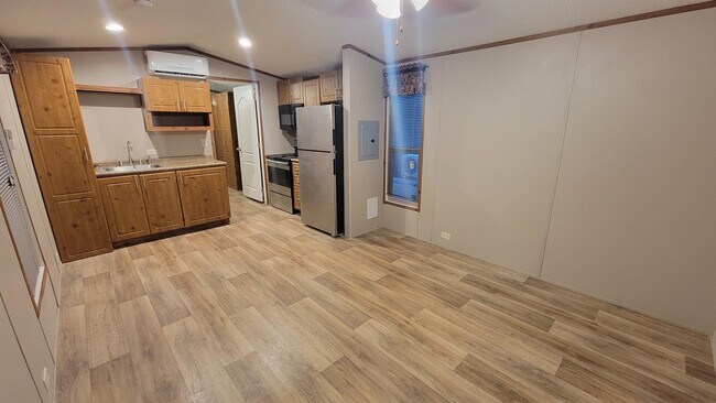 Foto del edificio - 920 Cedar Village Ln