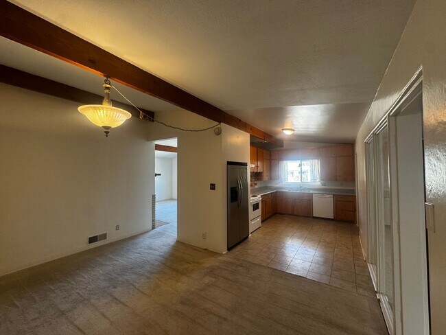Foto del edificio - 3 Bed / 2 Bath Home Near Jerry Cline Park & Tennis Courts