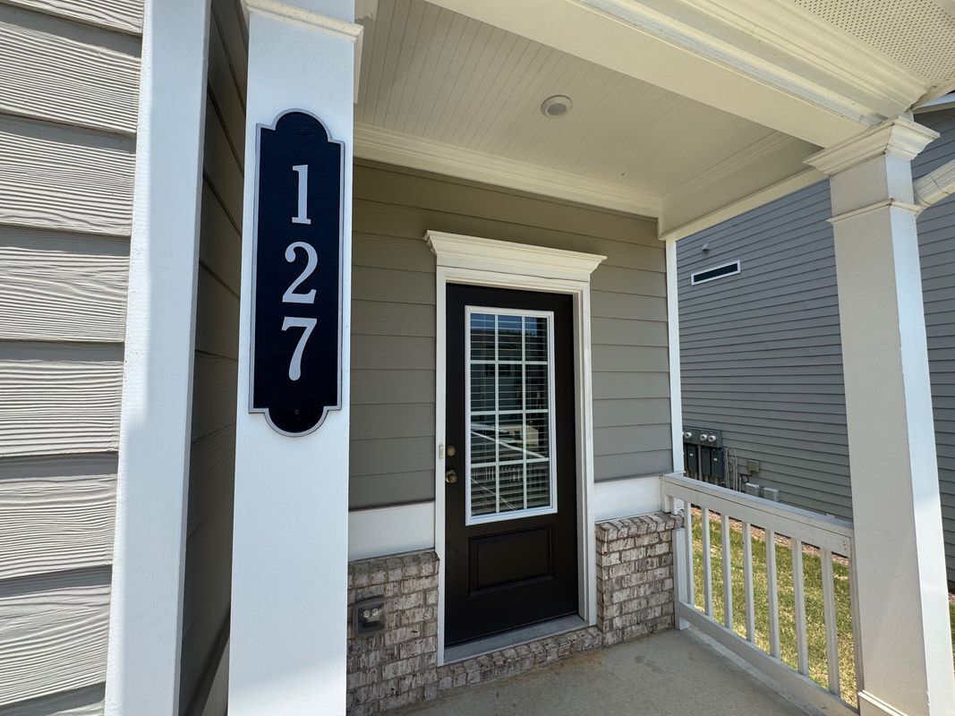 Foto principal - 127 Sawgrass Dr