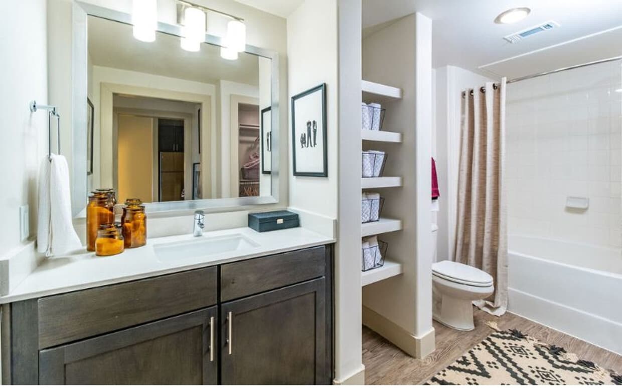 Primary Photo - 707 Park Ave NE