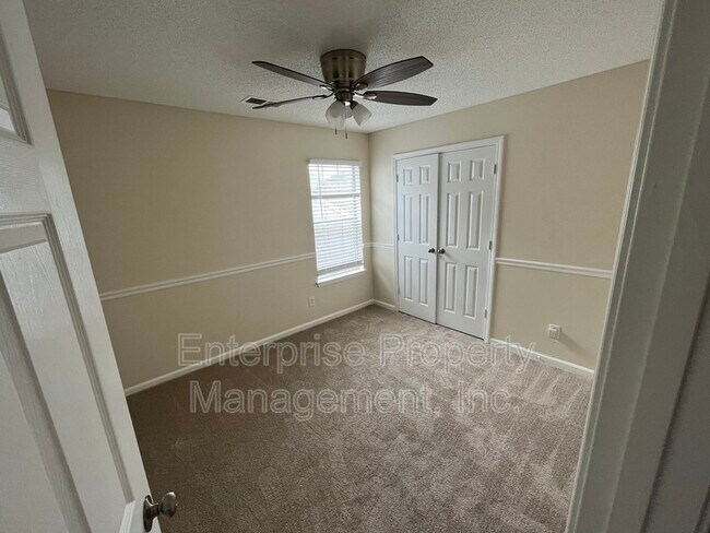 Building Photo - 6869 Century Oaks Dr