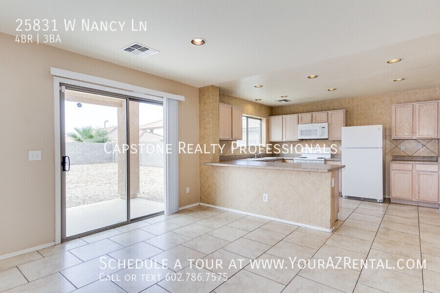 Foto principal - Inviting 4 Bedroom 2.5 Bath Home Ready for...