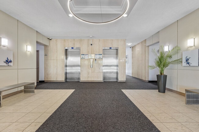 Building Photo - 2900 Carling Avenue