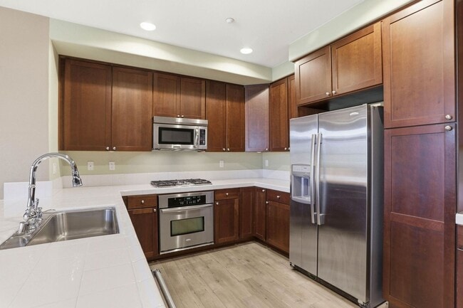 Building Photo - 837 Font-