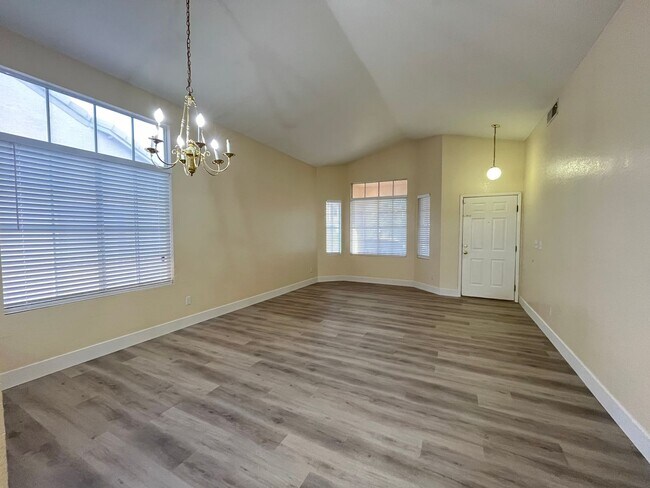 Building Photo - Single Story Home in Desirable Silverado R...