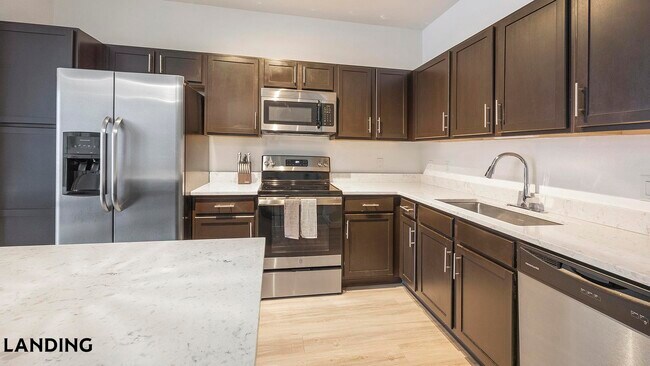 Foto del edificio - 4000 N Albion St