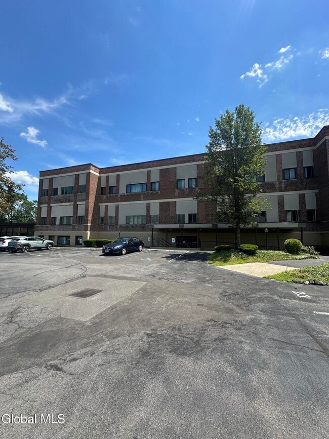 Building Photo - 222 S Ten Broeck St