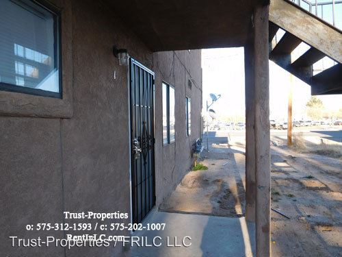 Building Photo - 1001 Elm St