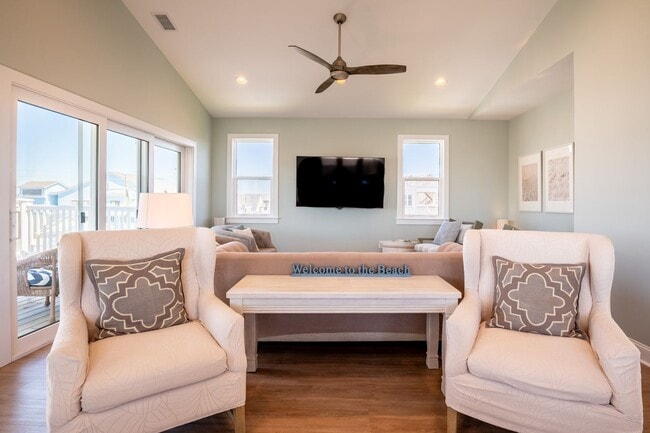 Building Photo - PERFECT BEACH GETAWAY - AVAILABLE MID-DECE...