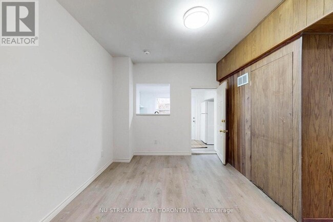 Building Photo - 393 Jones Ave