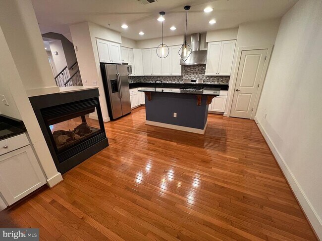 Foto del edificio - 9629 Milestone Way
