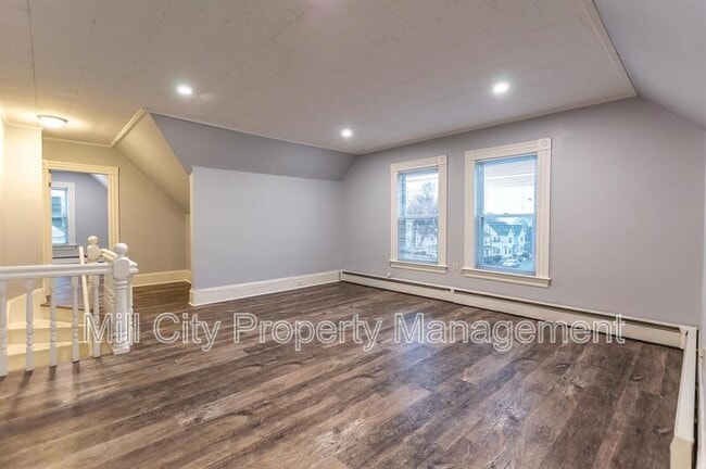 Building Photo - 340 Pearl St