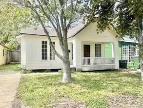 Building Photo - 420 St Rose Ave