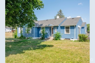 Building Photo - 6508 Golden Valley Rd