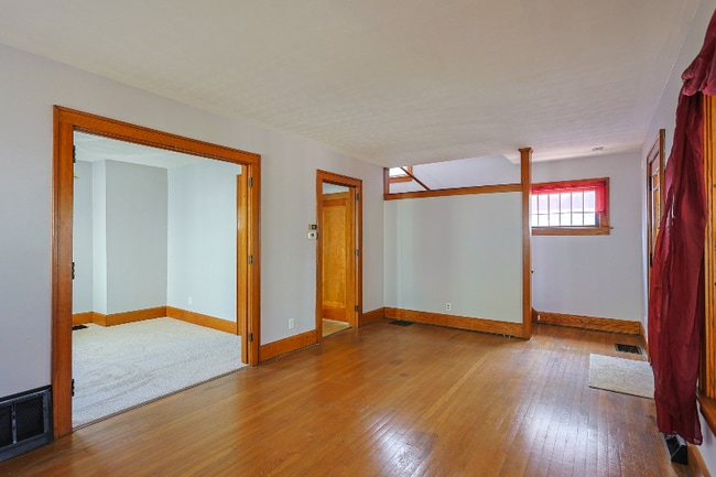 Building Photo - 522 Columbus Ave NW