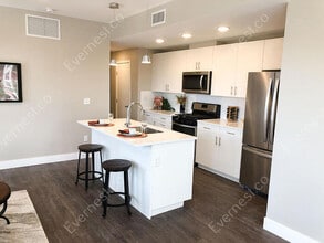 Building Photo - 2374 S University Blvd