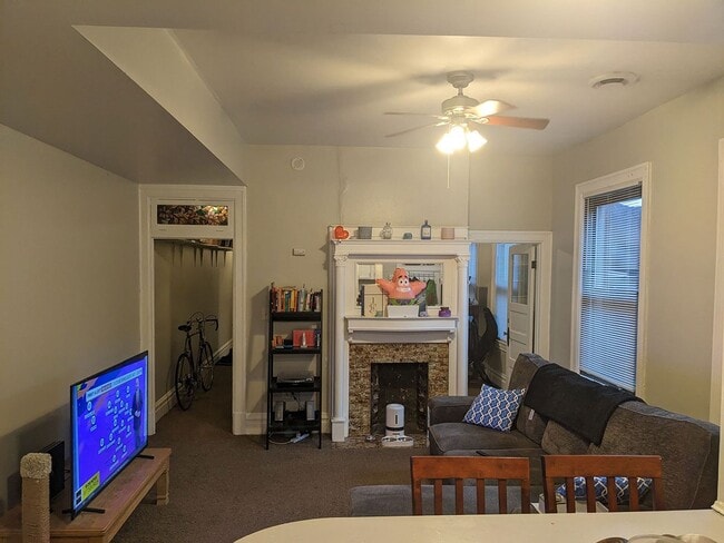 Foto del edificio - 1309 E Carson St