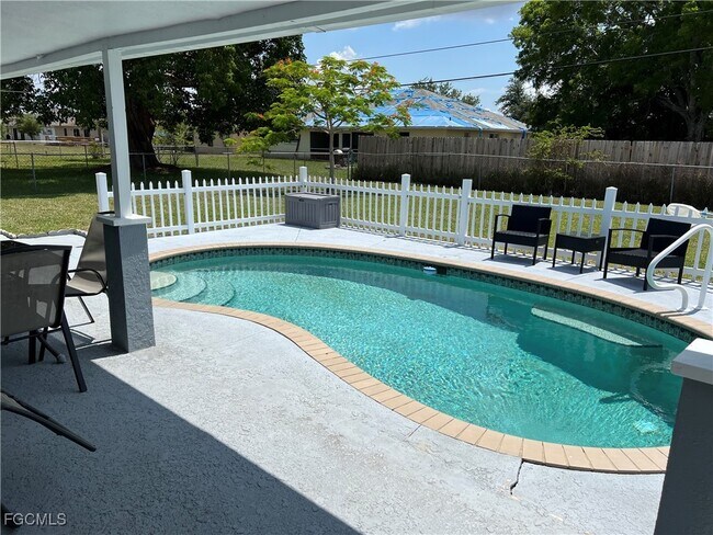 Building Photo - 1333 SE 8th Ave