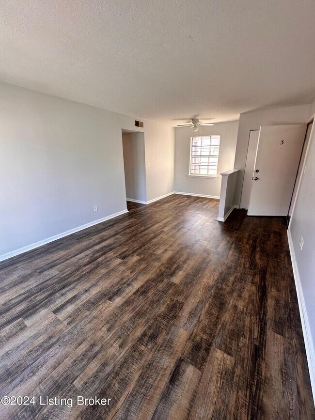 Building Photo - 1300 Oakwood Ave