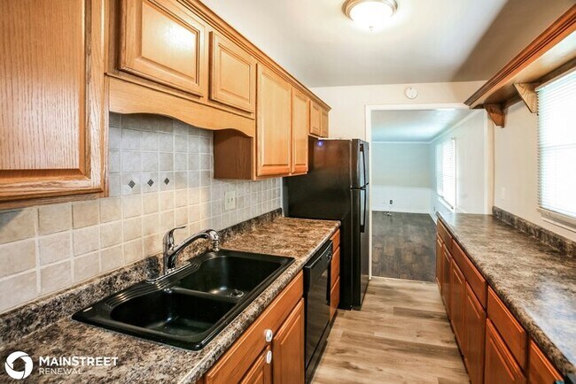 Foto del edificio - 4726 N LONGWORTH AVE, INDIANAPOLIS, IN 46226
