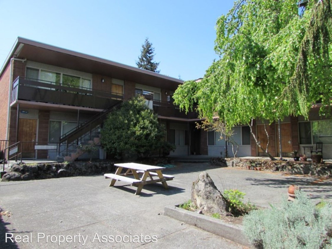 Primary Photo - 8849 35th Ave SW