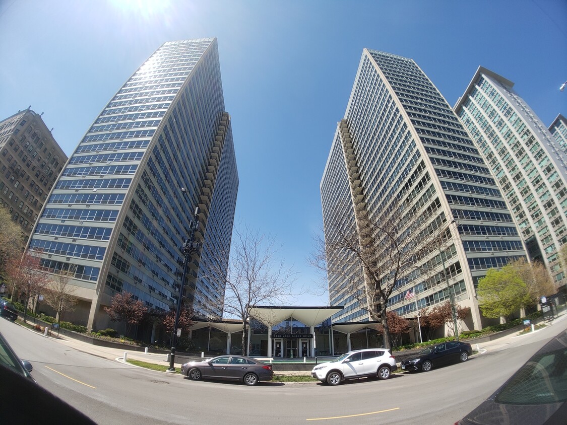 Foto principal - 3550 N Lake Shore Dr