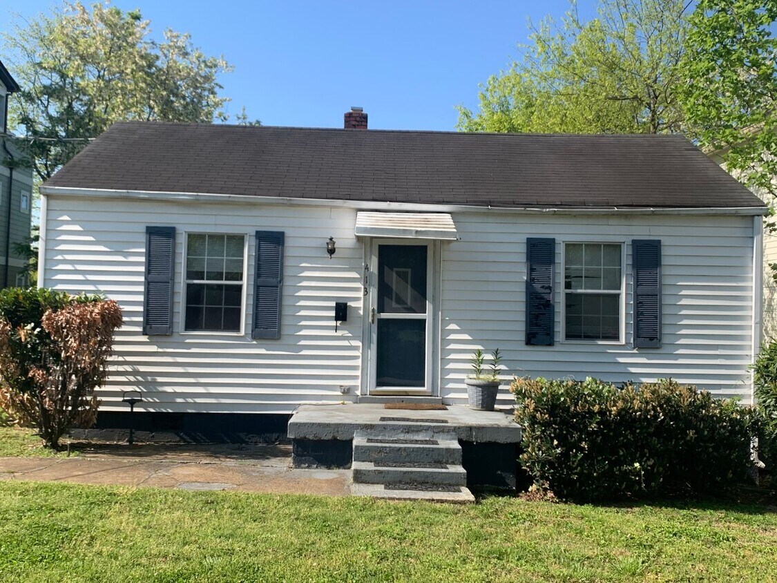 Cozy 2 Bed/ 1 Bath Home with Large Sun Roo... - Cozy 2 Bed/ 1 Bath Home with Large Sun Roo...