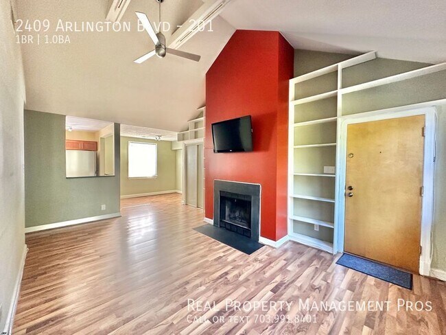 Foto del edificio - 2409 Arlington Blvd