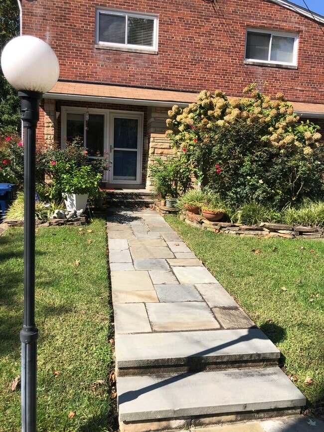 Building Photo - Gorgeous 3 Bed 1.5 Bath Brick Home with Large Yard In Beautiful Taylor Run