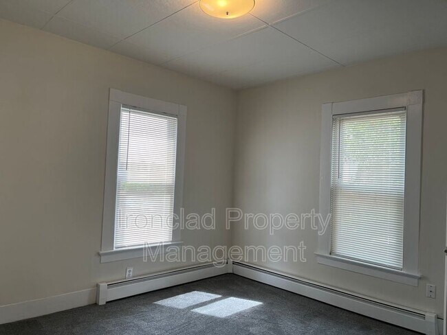 Building Photo - 144 Dwight St
