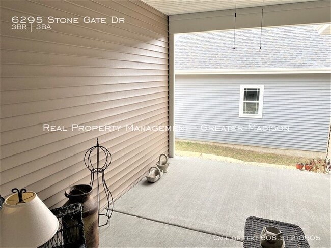 Building Photo - 6295 Stone Gate Dr