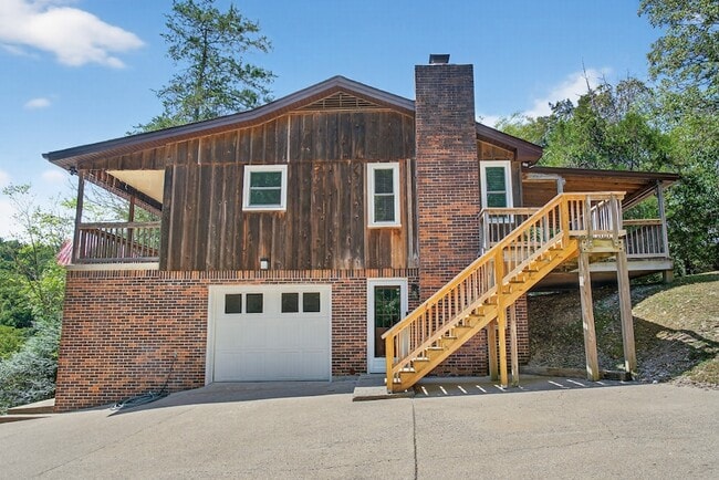 Building Photo - 3390 Tyree Springs Rd