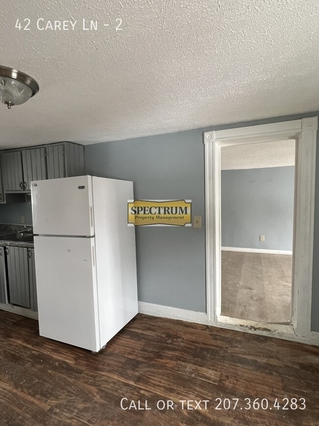 Building Photo - 42 Carey Ln