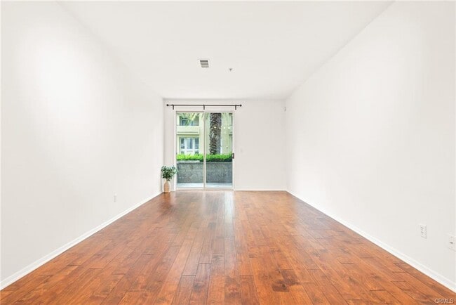 Building Photo - 6400 Crescent Park E