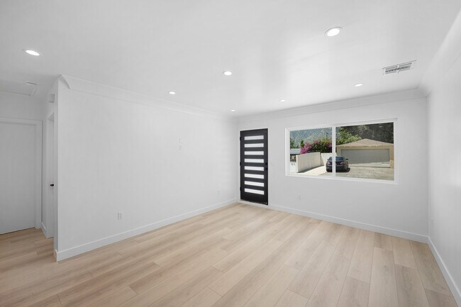 Foto del edificio - 7810 Forsythe St