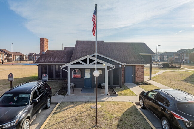 Leasing Office - Country Club Apartments
