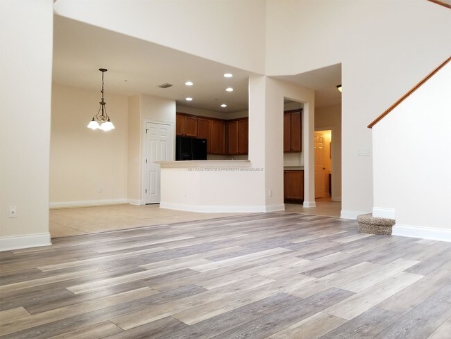 Building Photo - 7267 Regina Way
