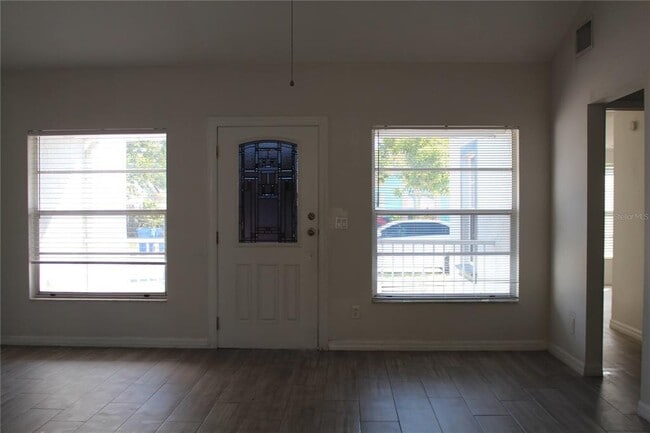 Building Photo - 10115 Wheatley Hills Ct